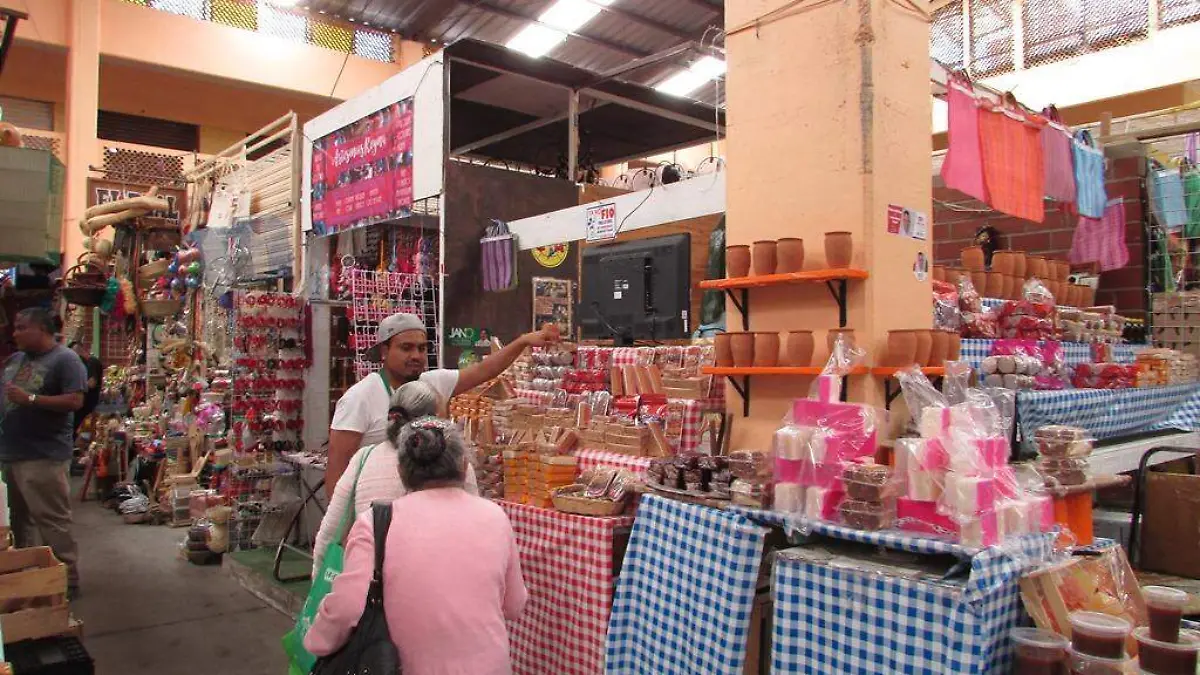 Algunos comerciantes empiezan a colocar cámaras de seguridad en el Mercado