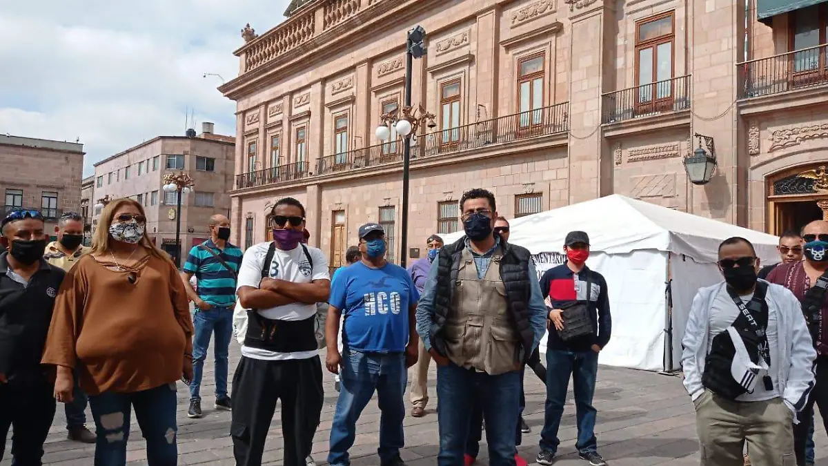 Policías activos y jubilados