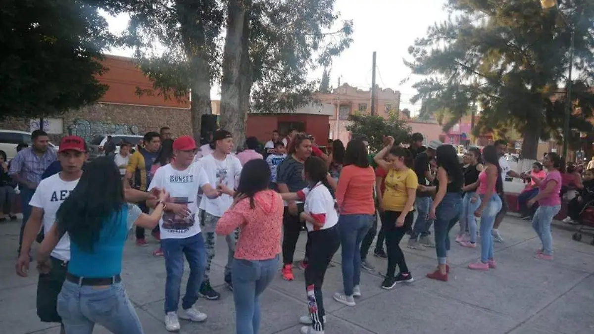 CLASES D BAILE ..DES SOCIAL 3