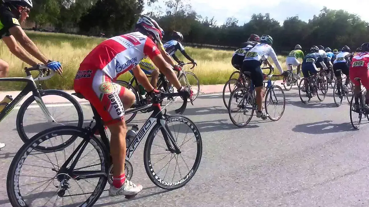AYTO INVITA ALA VUELTA CICLISTA 2
