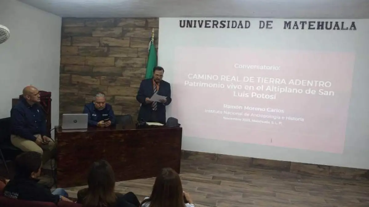Conversatorio  Camino Real Tierra Adentro en el Aula Magna de la UDEM