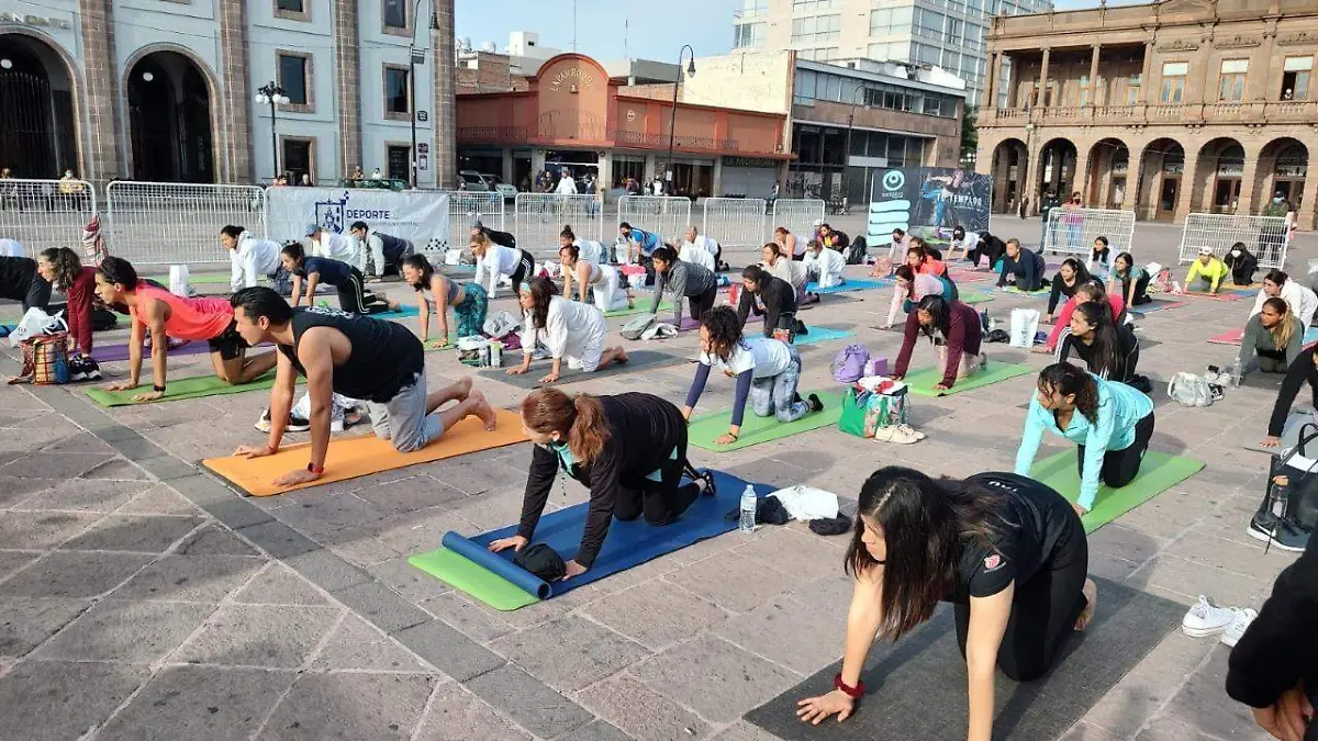 super clase de yoga  (2)