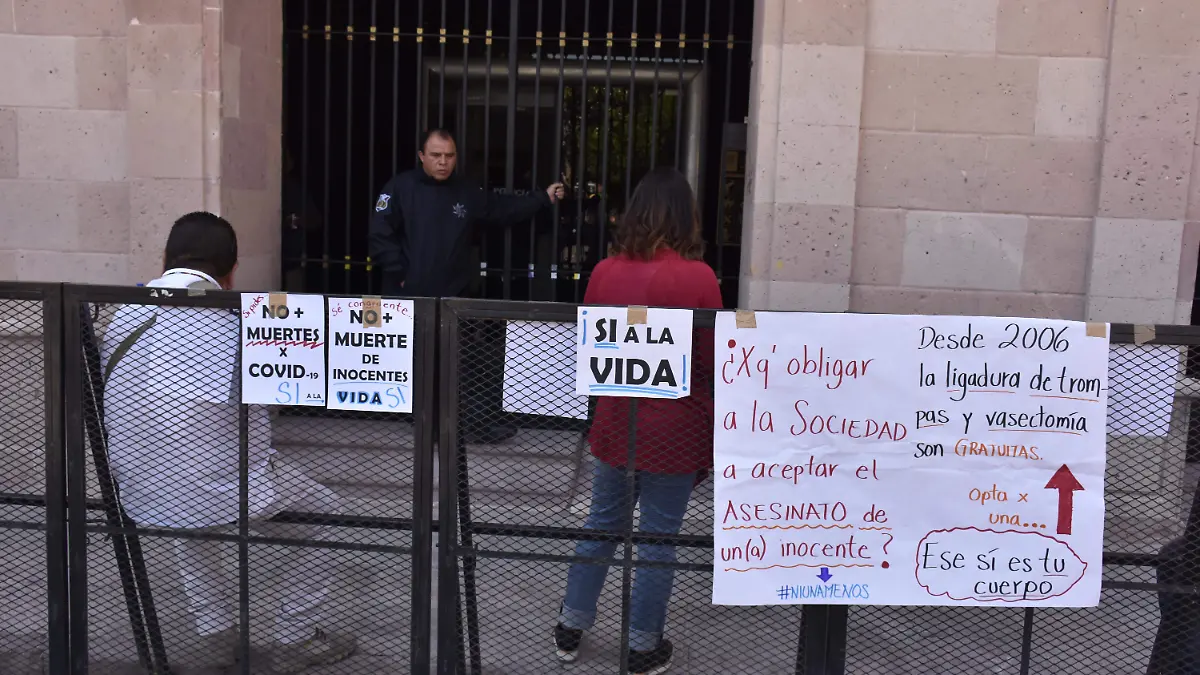 CongresoProtesta_Narc02