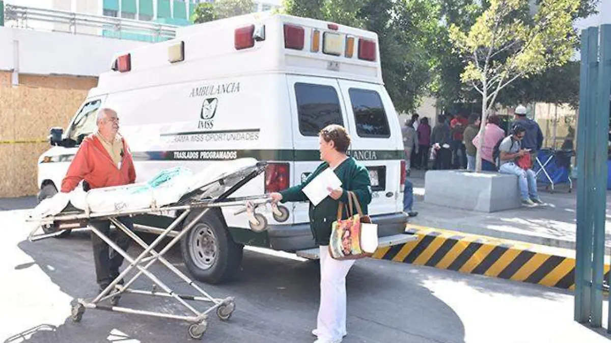 IMSS Urgencias camillero camillera