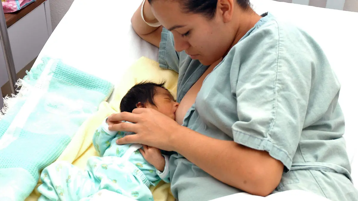 La lacrtancia materna evita enfermedades en los niños y en las madres