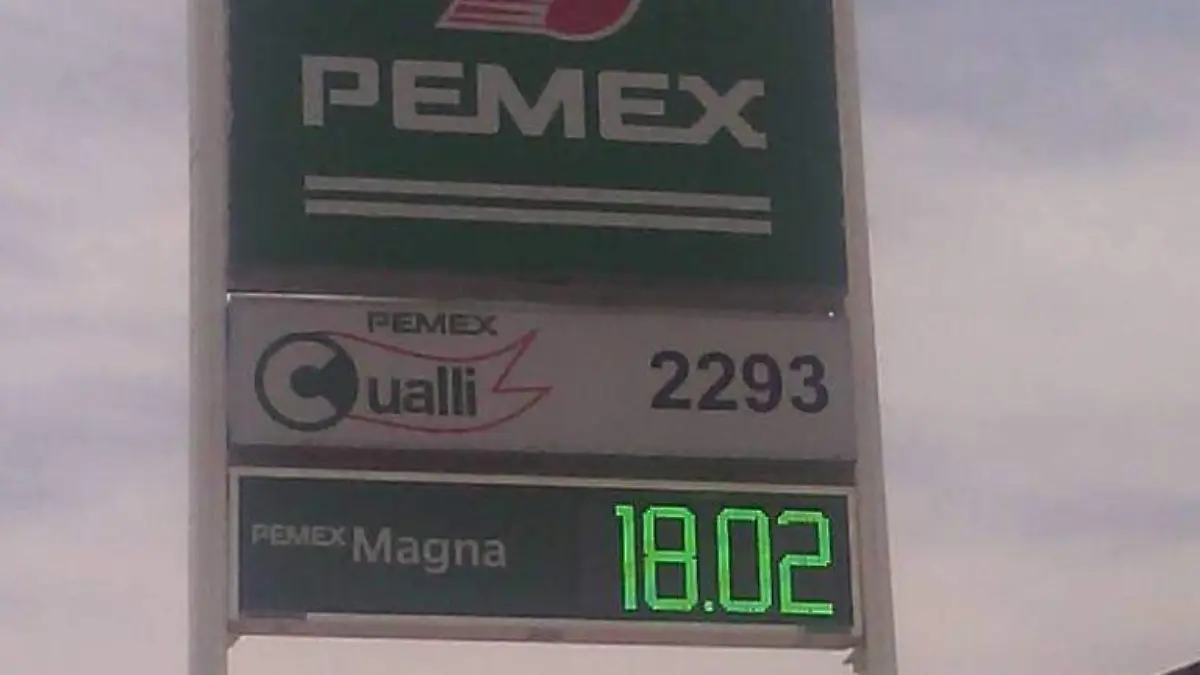 El litro de gasolina ya esta mas de  18 pesos en Matehuala