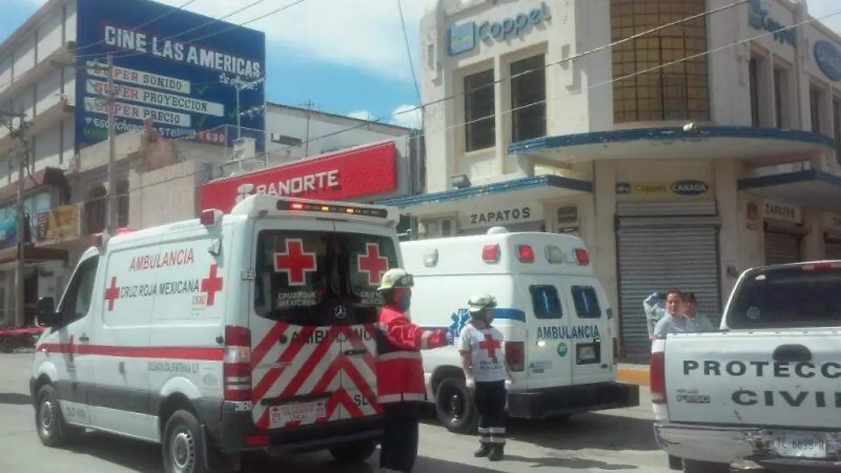 Elementos de corporaciones policiacas acordonaron el área.