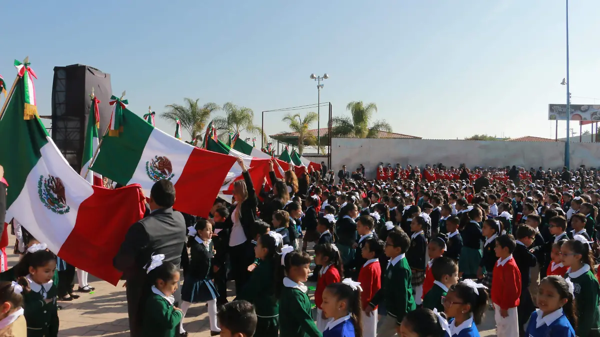 BAANDERA ALUMNOS (2)