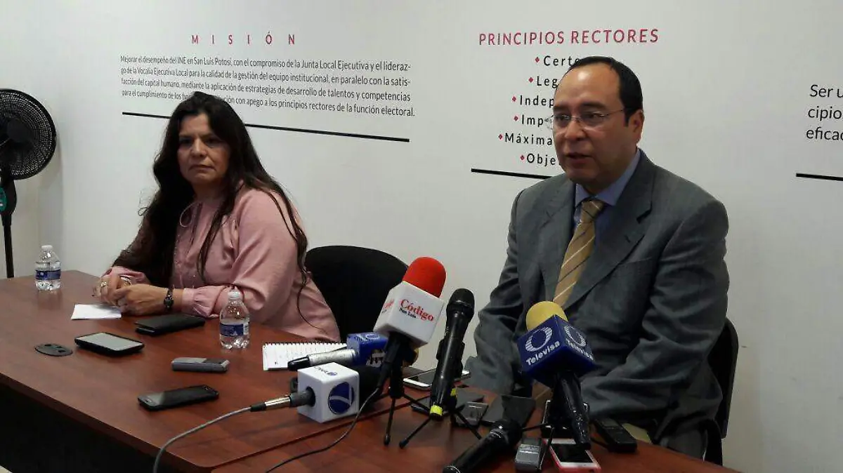El consejero general del INE Ciro Murayama Rendón