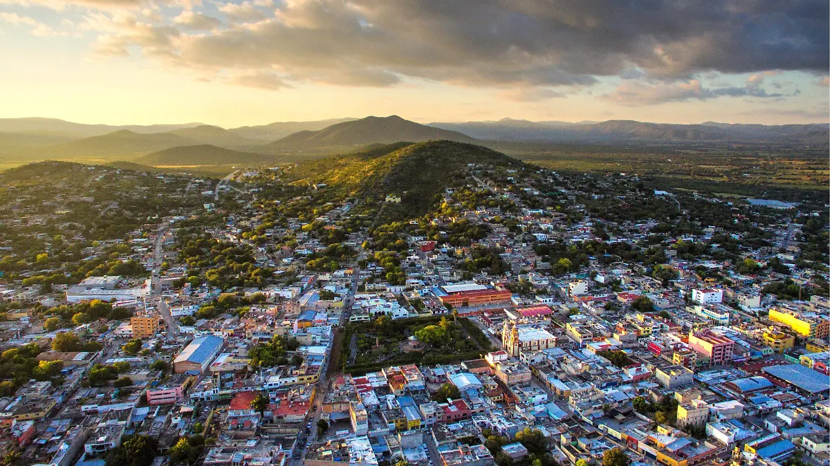 Panorámica_de_Cerritos_(cropped)