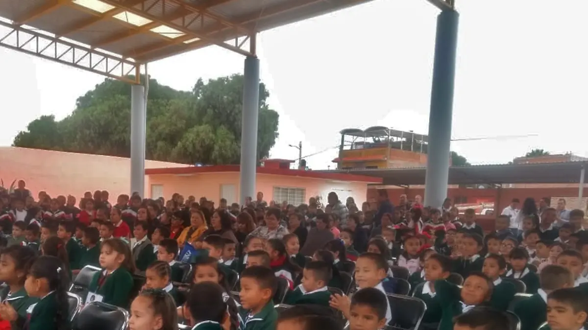 Techado-escuela-himno-nacional