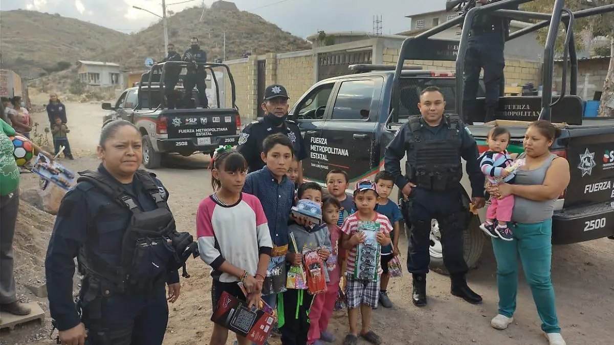 Policías  (4)
