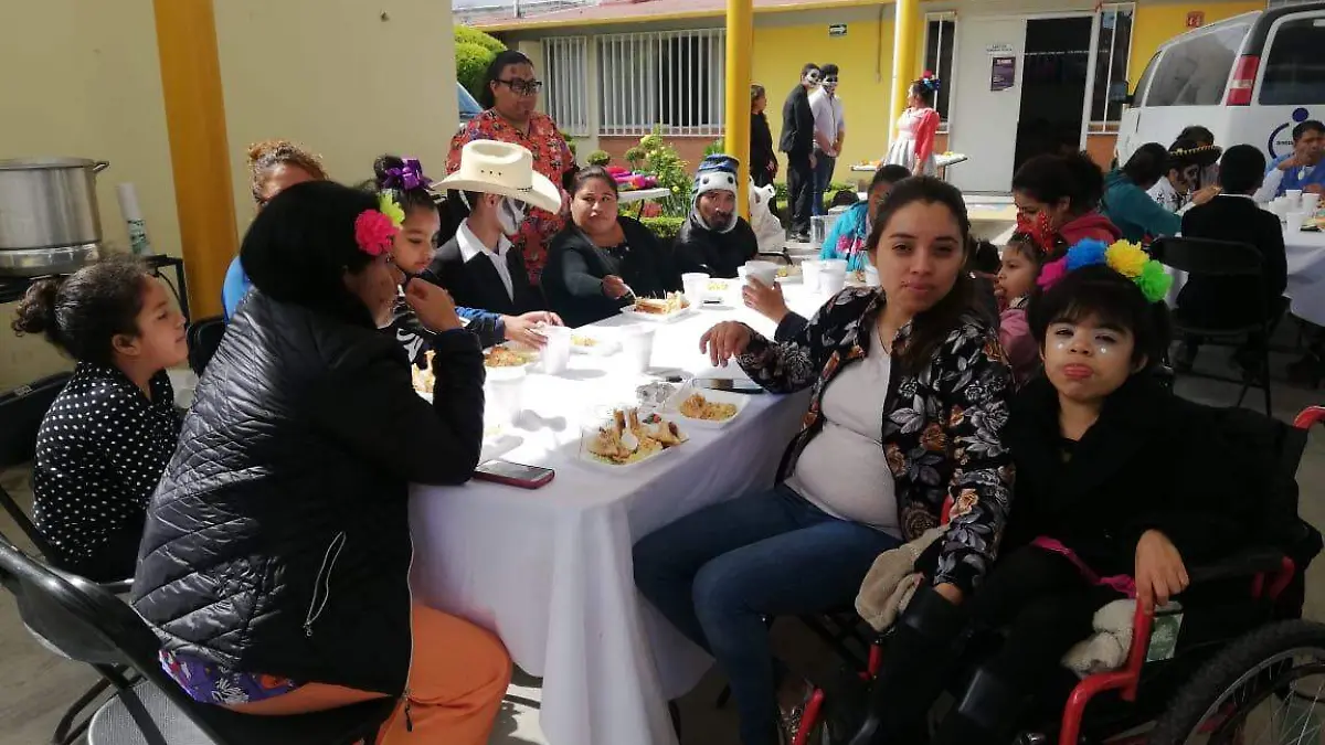 Estudiantes Conalep desayunos pacientes UBR
