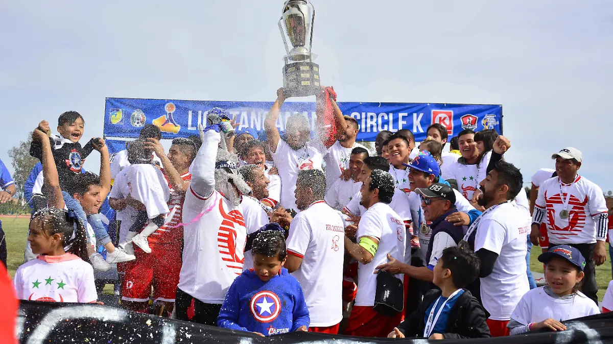 TRICAMPEON
