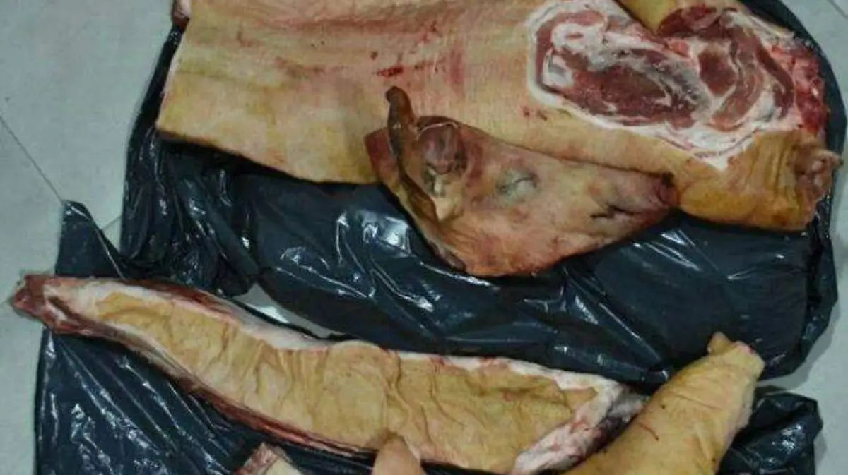 Decomisan carne porcina