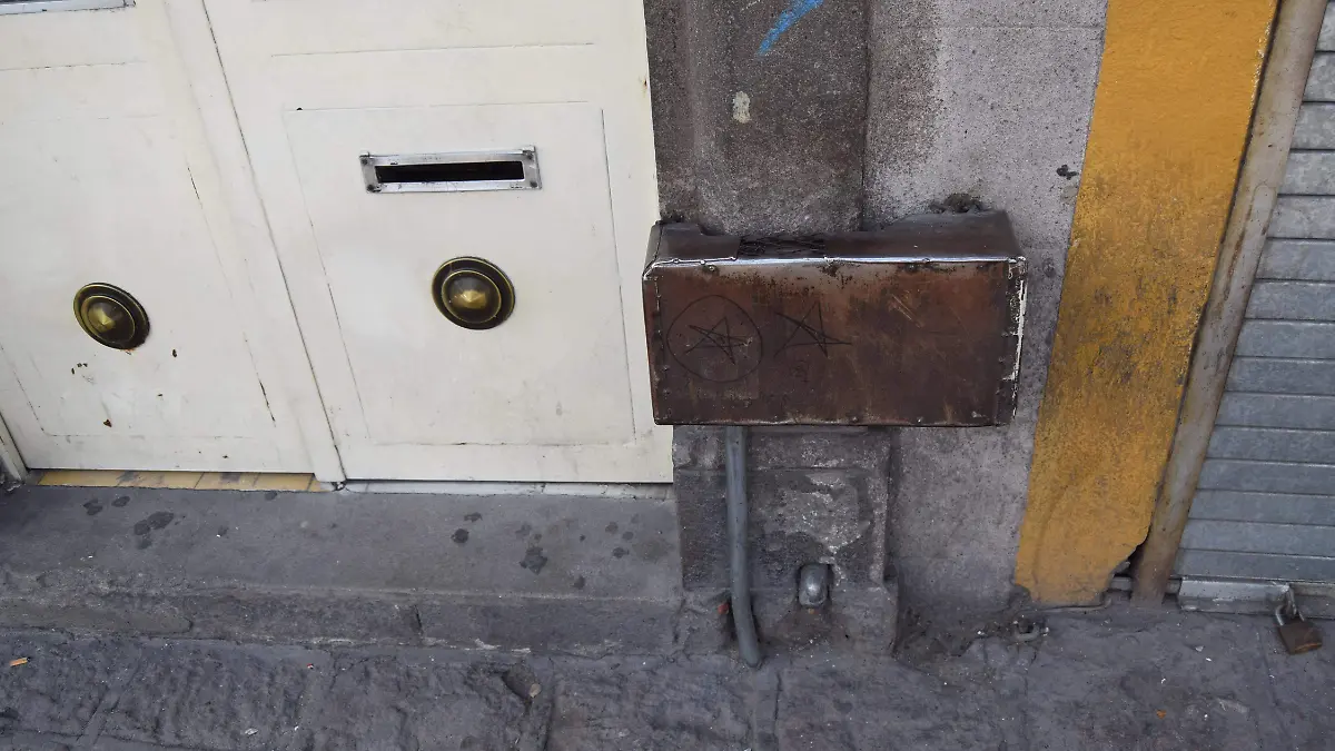 casas portegidas contra el robo de tuberia en centro historico