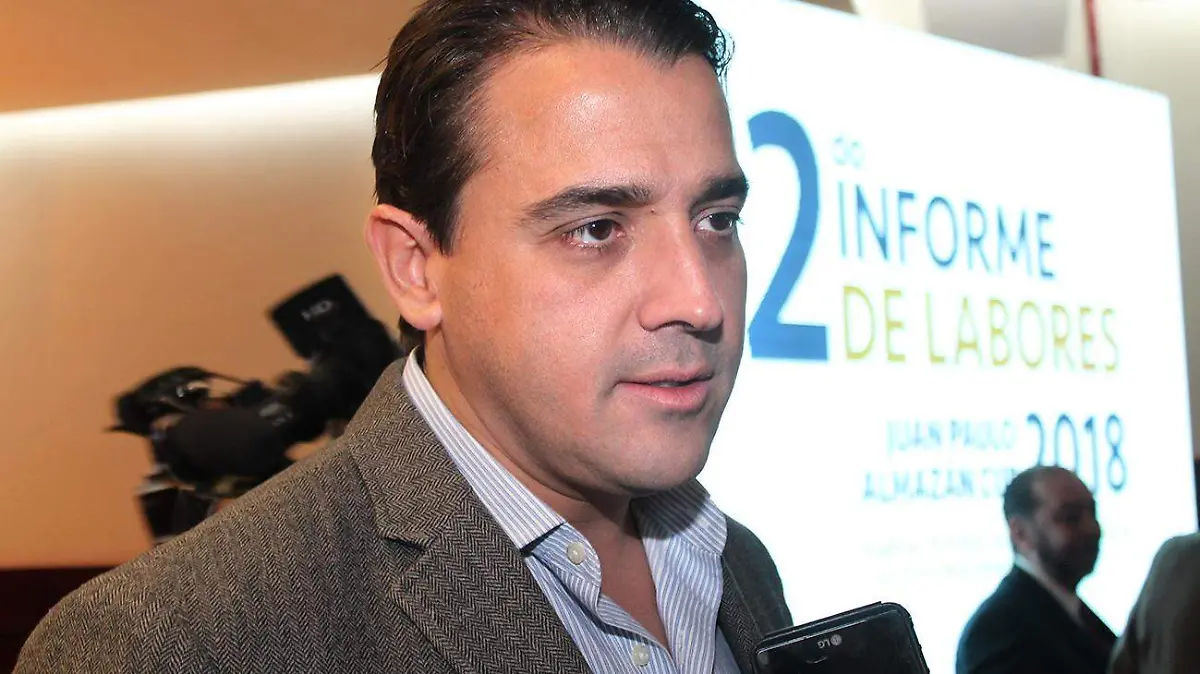 OSCAR VALLE ..OFICIAL MAYOR 2
