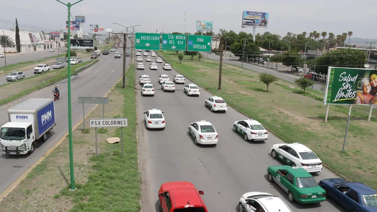 Taxistas potosinos se manifiestan 