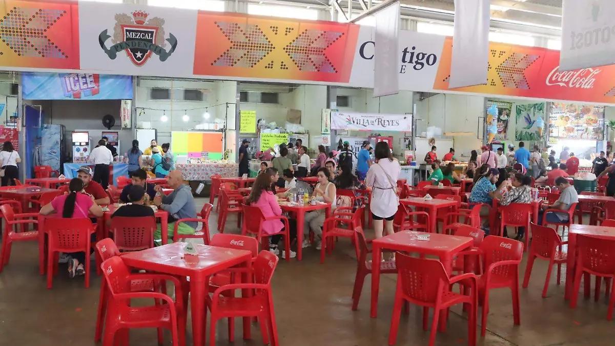 Locales comerciales en la Fenapo (1)