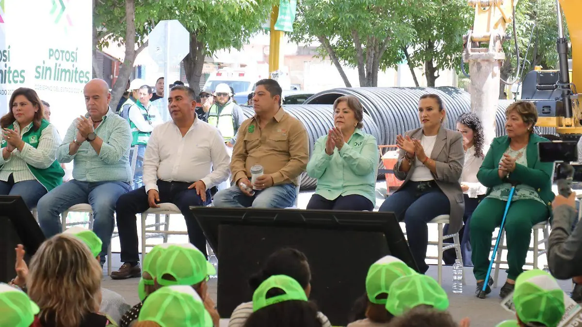 Banderazo de obra en Privadas de la Hacienda