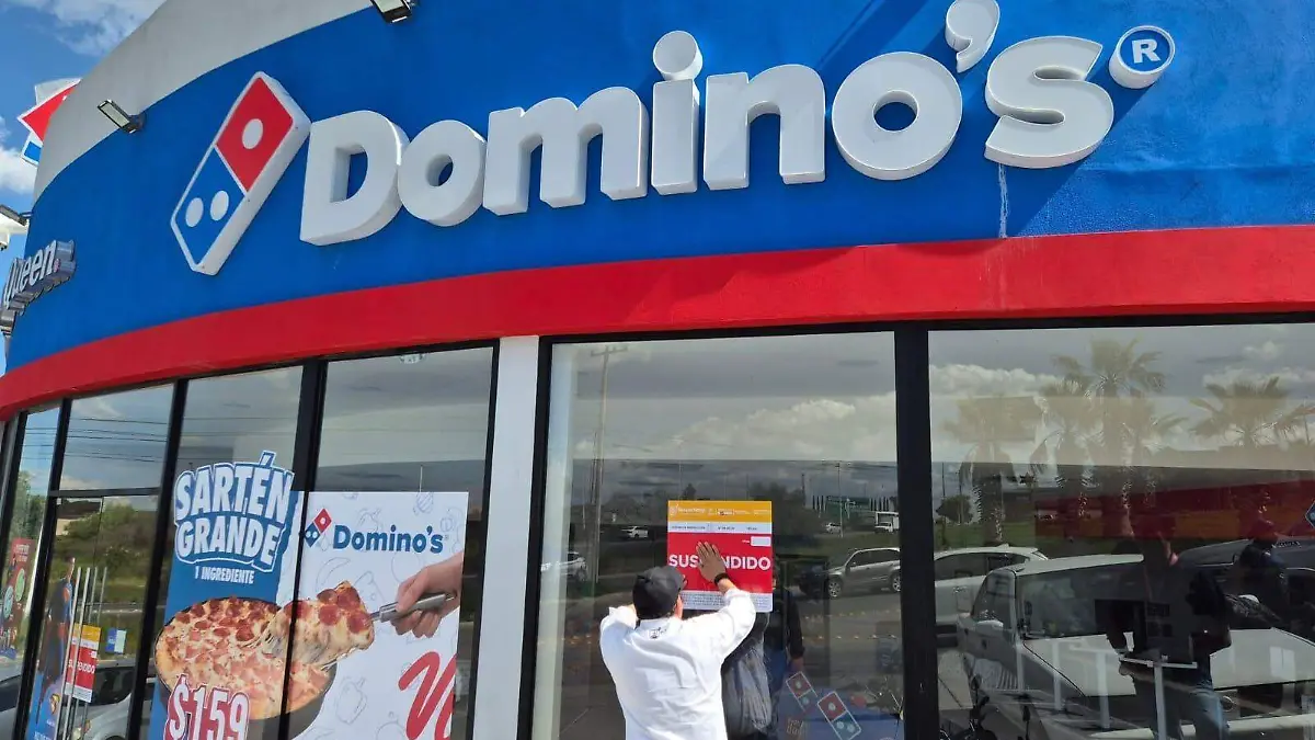 Clauran Domino's pizza (1)