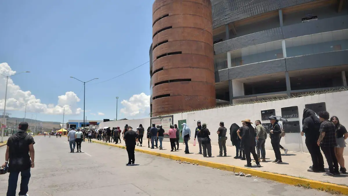 Fila para concierto de Marilyn Manson (4)