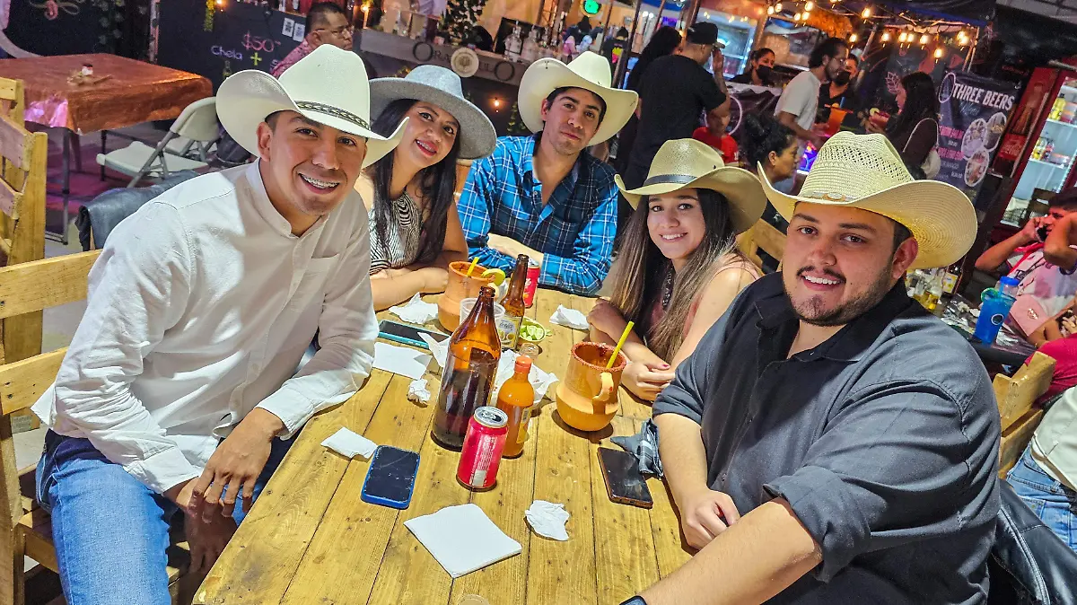 FERIA (2)