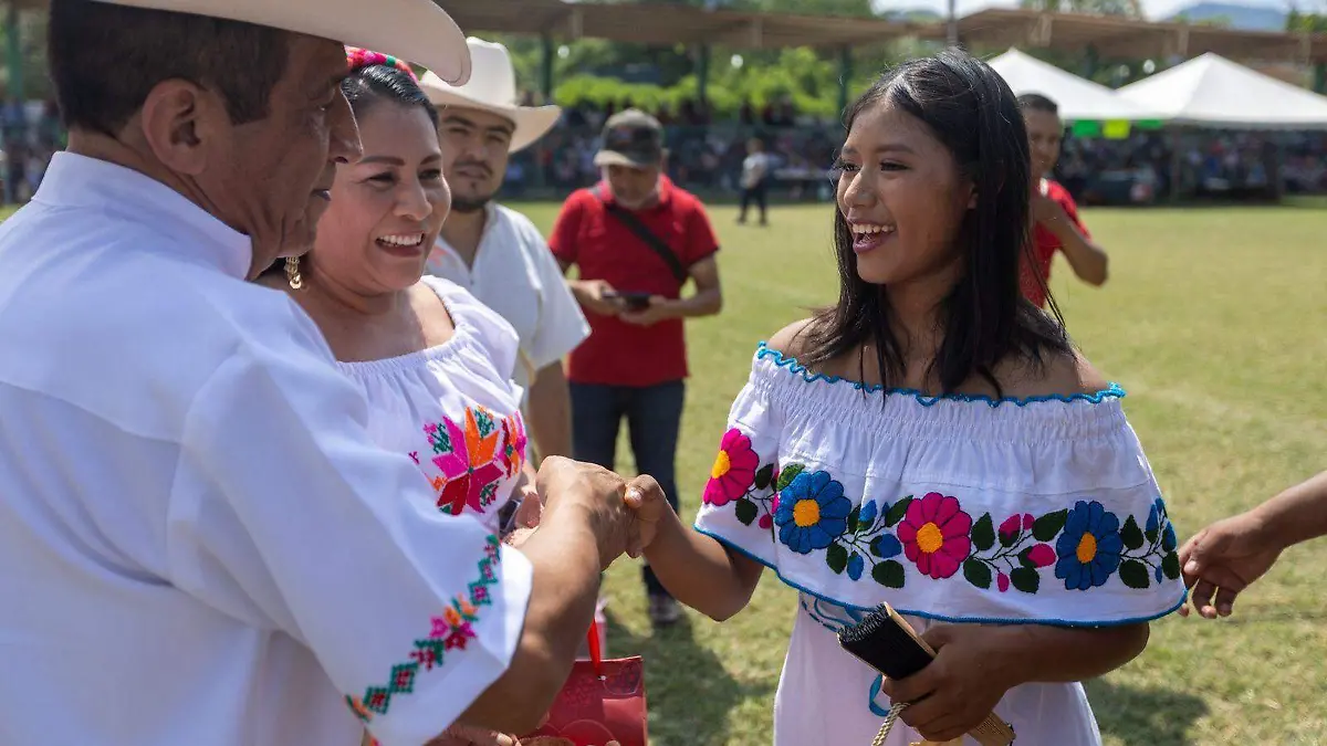 XV años de Isela en Axtla