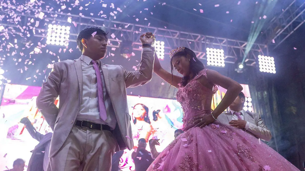 XV años de Isela en Axtla