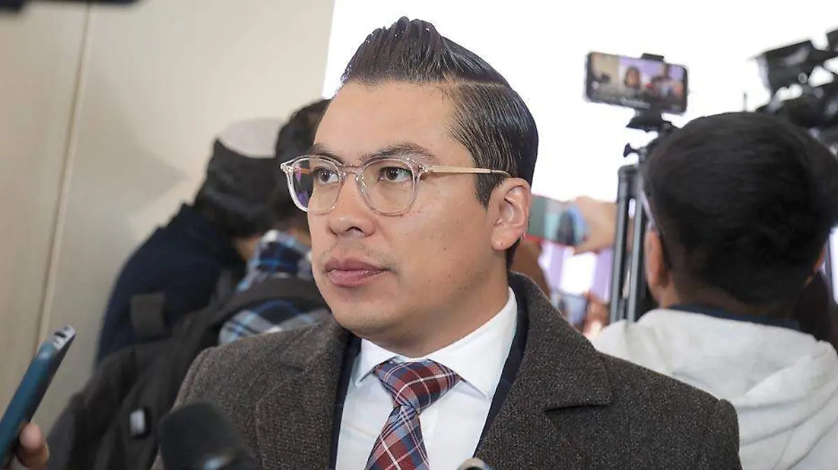 Dip. Cuauhtli Fernando Badillo Moreno