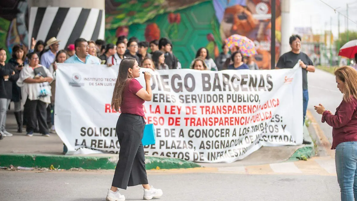Manifestación Docentes y administrativos del ITSLP (1)