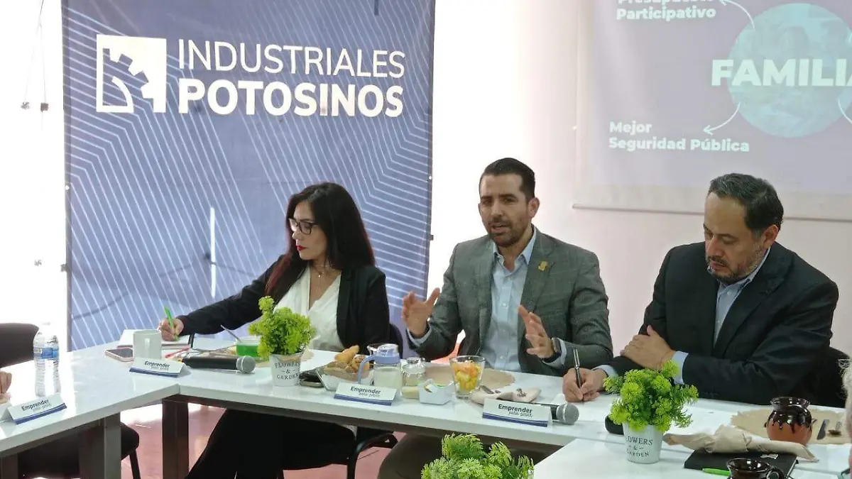 Reunión de IPAC y Rubén Guarjardo (2)