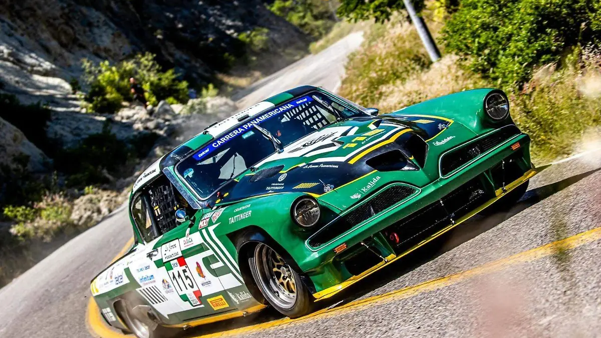 Auto de Hilare y Laura Damiron