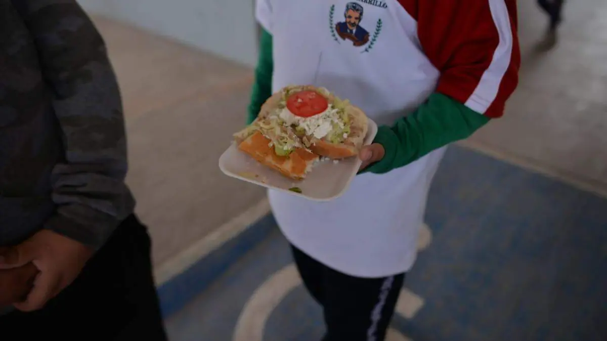 Alimentaciónen escuelas - Ley contra comida chatarra (2)