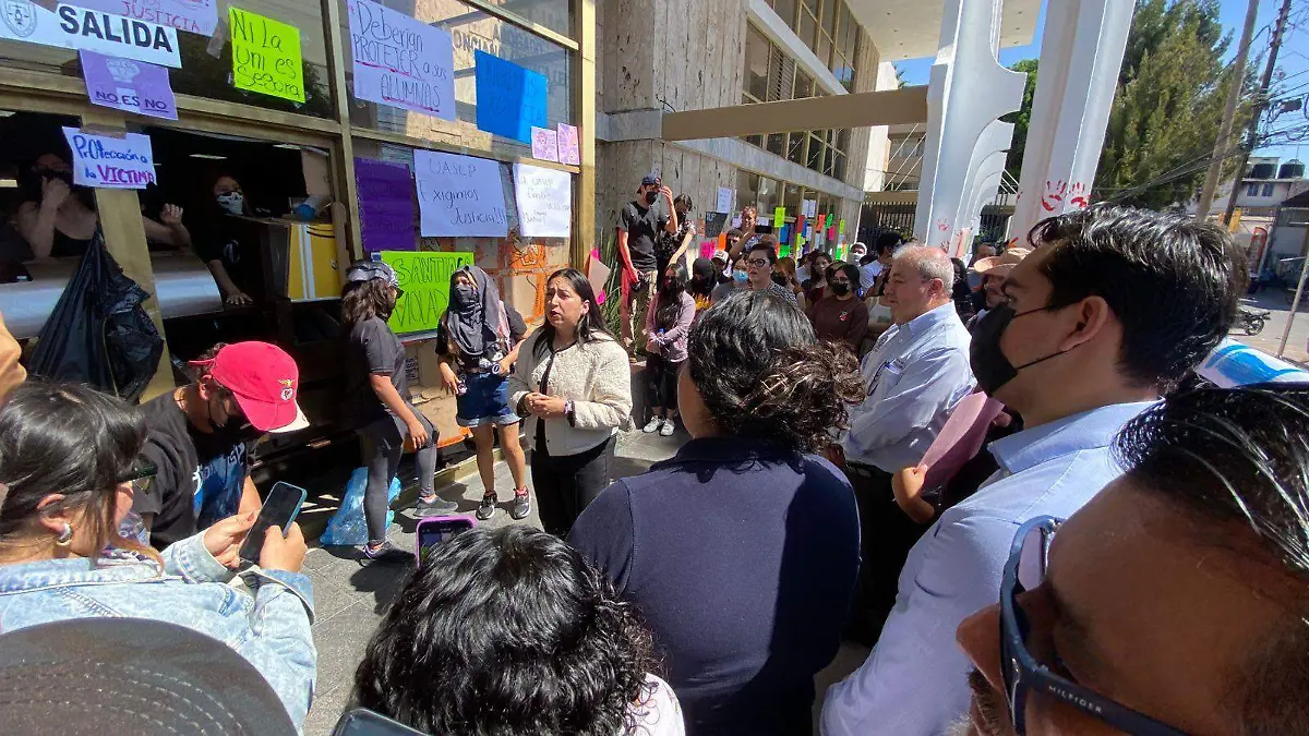 Urenda Queletzú Navarro