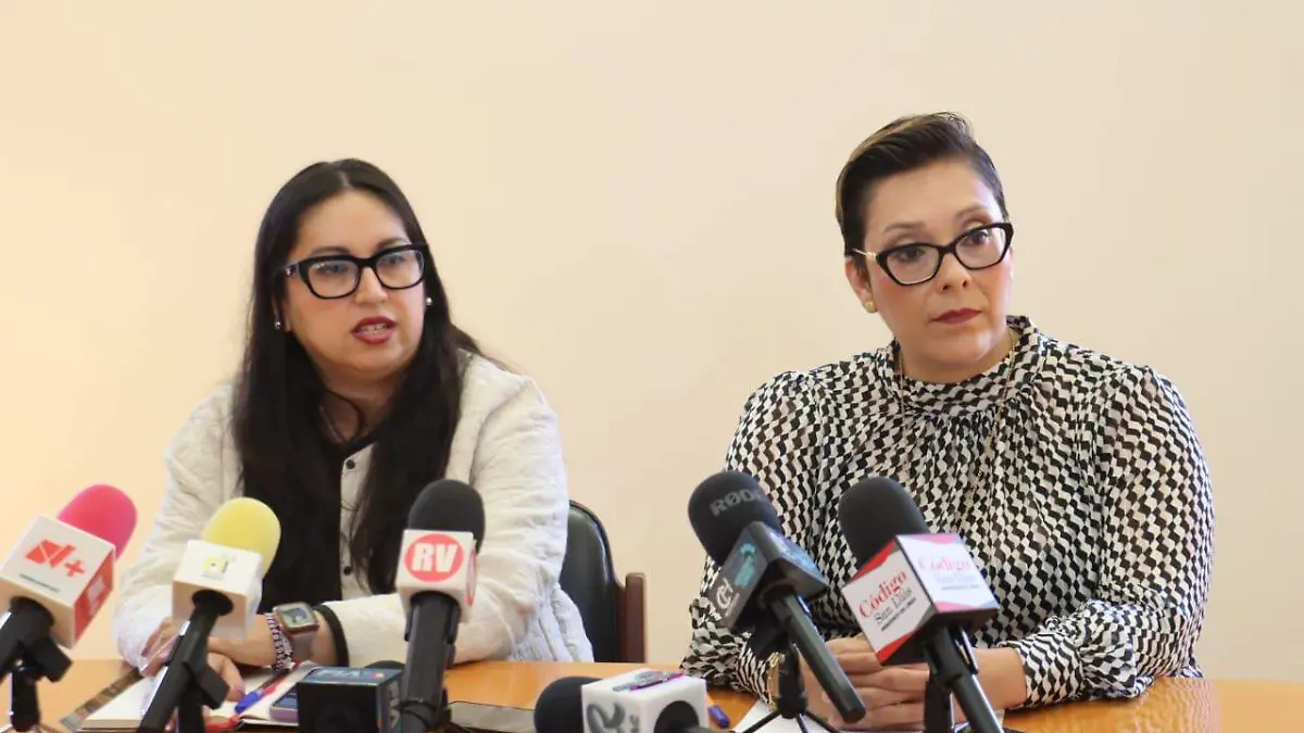 Urenda Queletzú y Karla Pantoja Banda