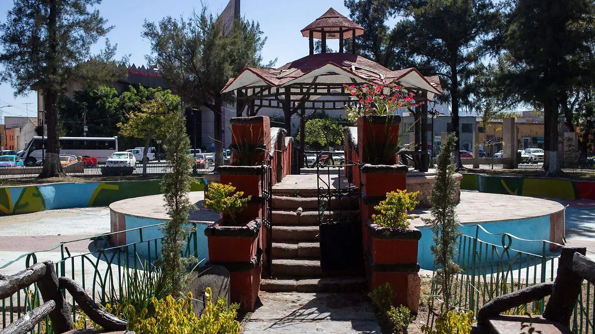 Rehabilitan el lago de los patos en la Alameda