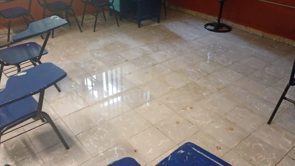 escuelas dañadas por lluvias en la Huasteca