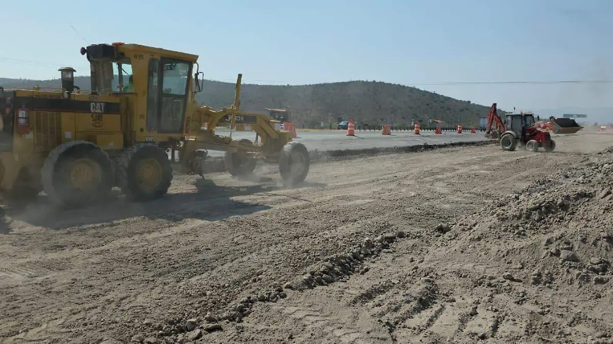 Realizan trabajos en entronques de Matehuala y Villa Hidalgo para nueva autopista