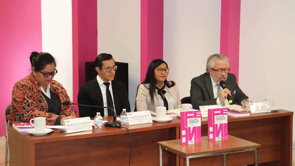 libro “El IFE y el INE en Controversias Constitucionales