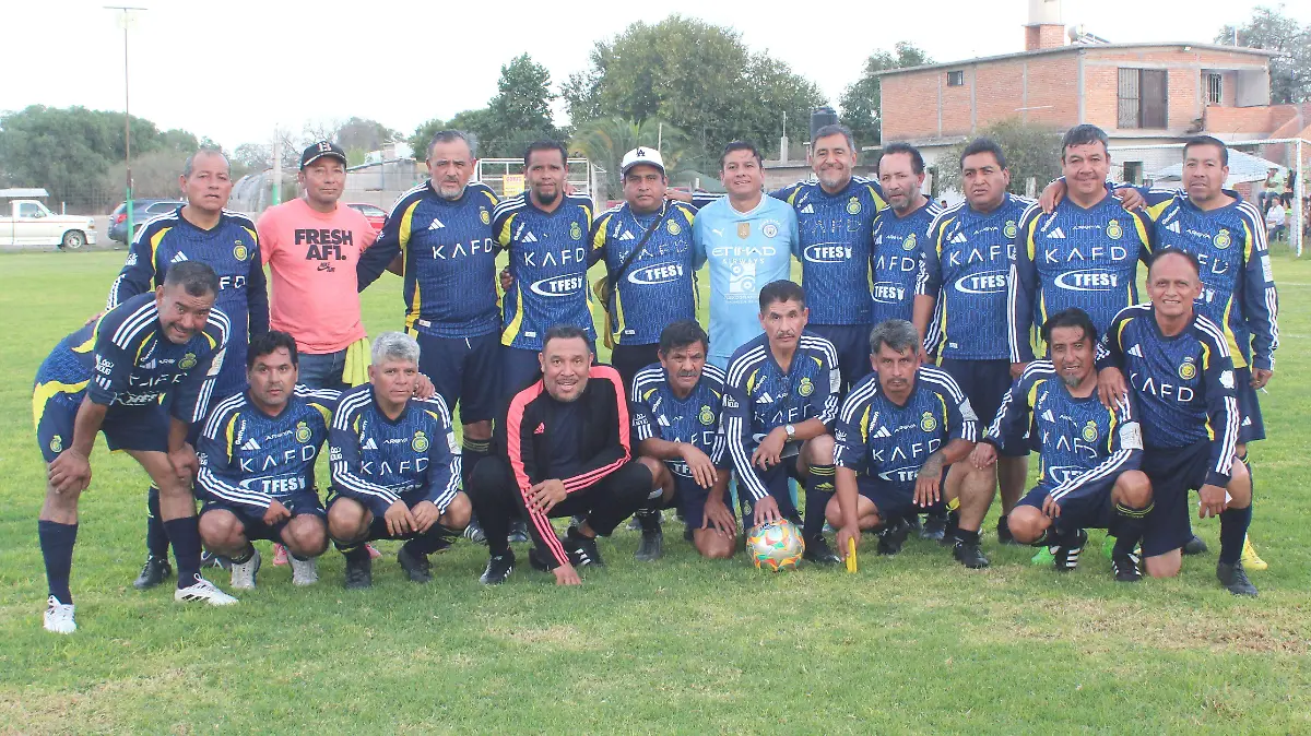 BANDA PLATEADA CATEGORIA MASTER PLUS  FRATERNIDAD DE FUTBOLISTAS MASTER .JPG