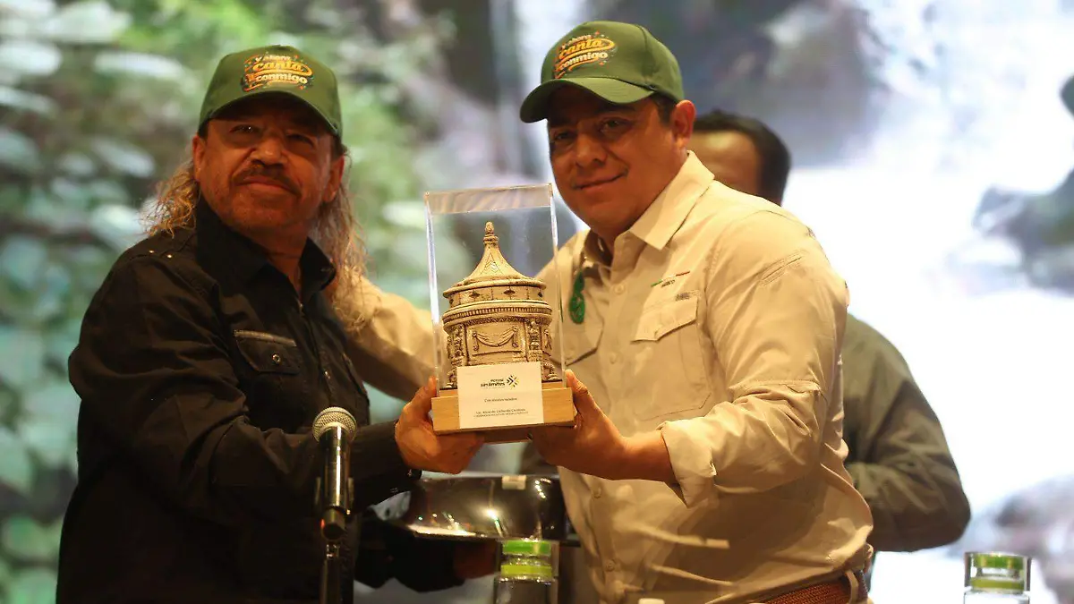 Los Acosta  y Ricardo Gallardo Cardona