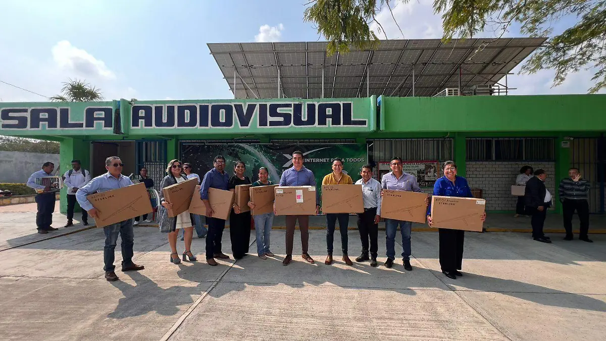 Cobach entrega antenas satelitales Starlink