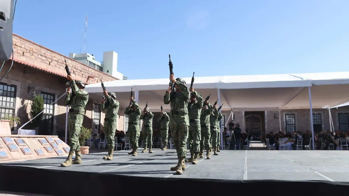 Conmemoración del 113 aniversario del Ejército Mexicano (2)