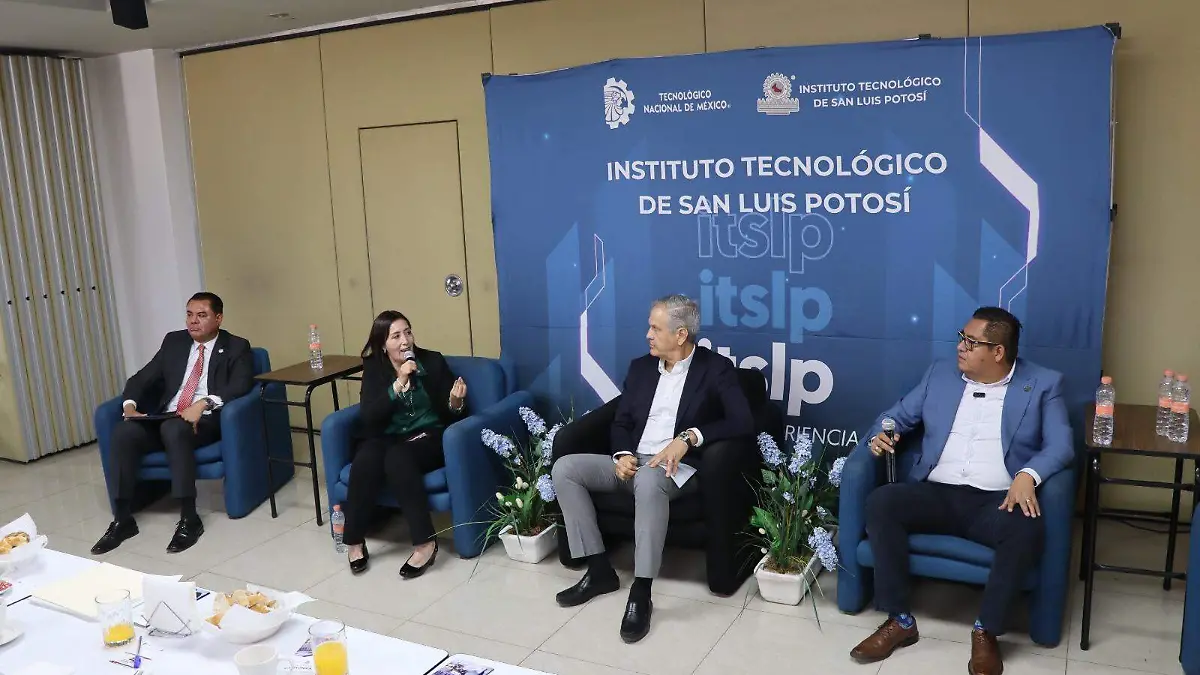 Foro Logístico Impacto y Retos de la Logística Terrestre en México