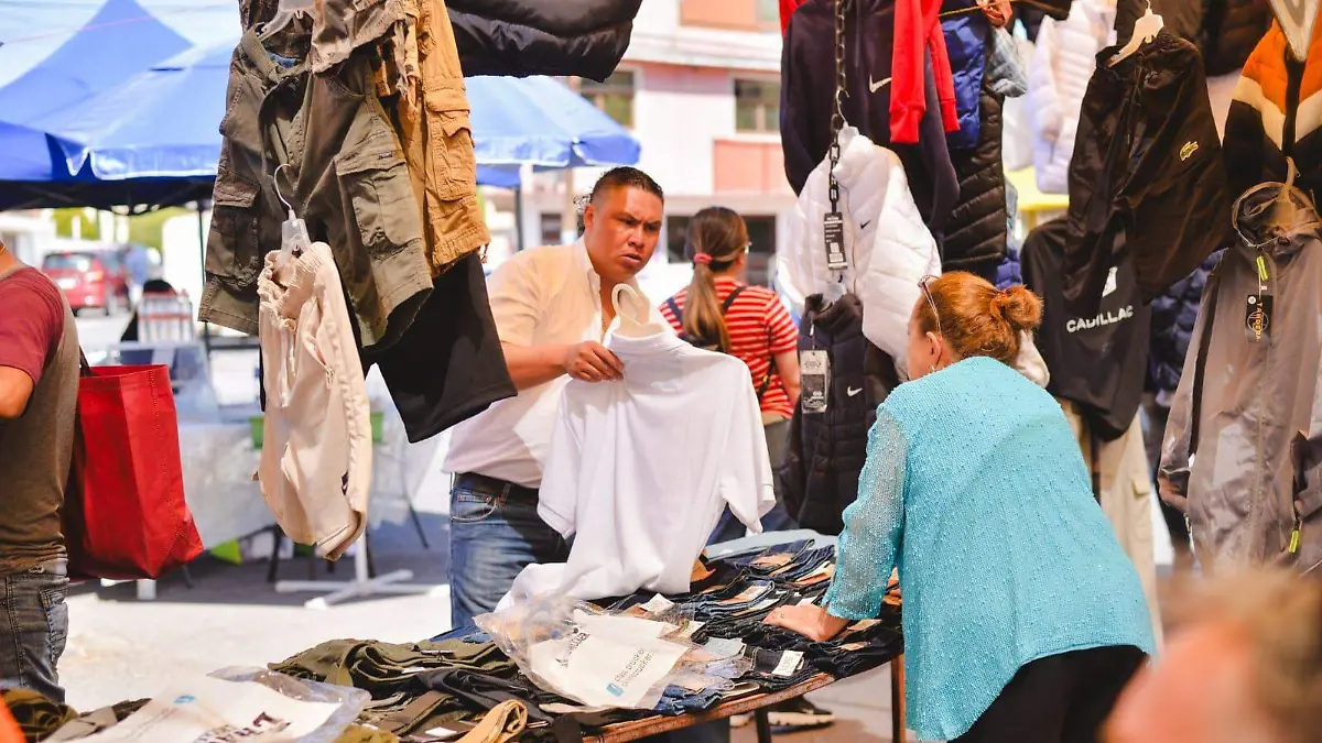 Tianguis de Las Vías 