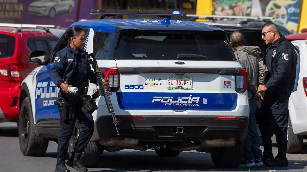 Detención, policías de la capital