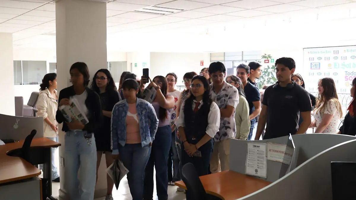 Visita de alumnos de la Facultad del Hábitat
