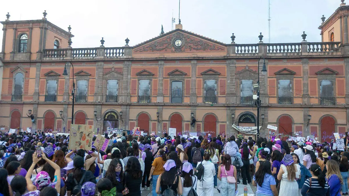 Edificio Central UASLP Marcha 8M