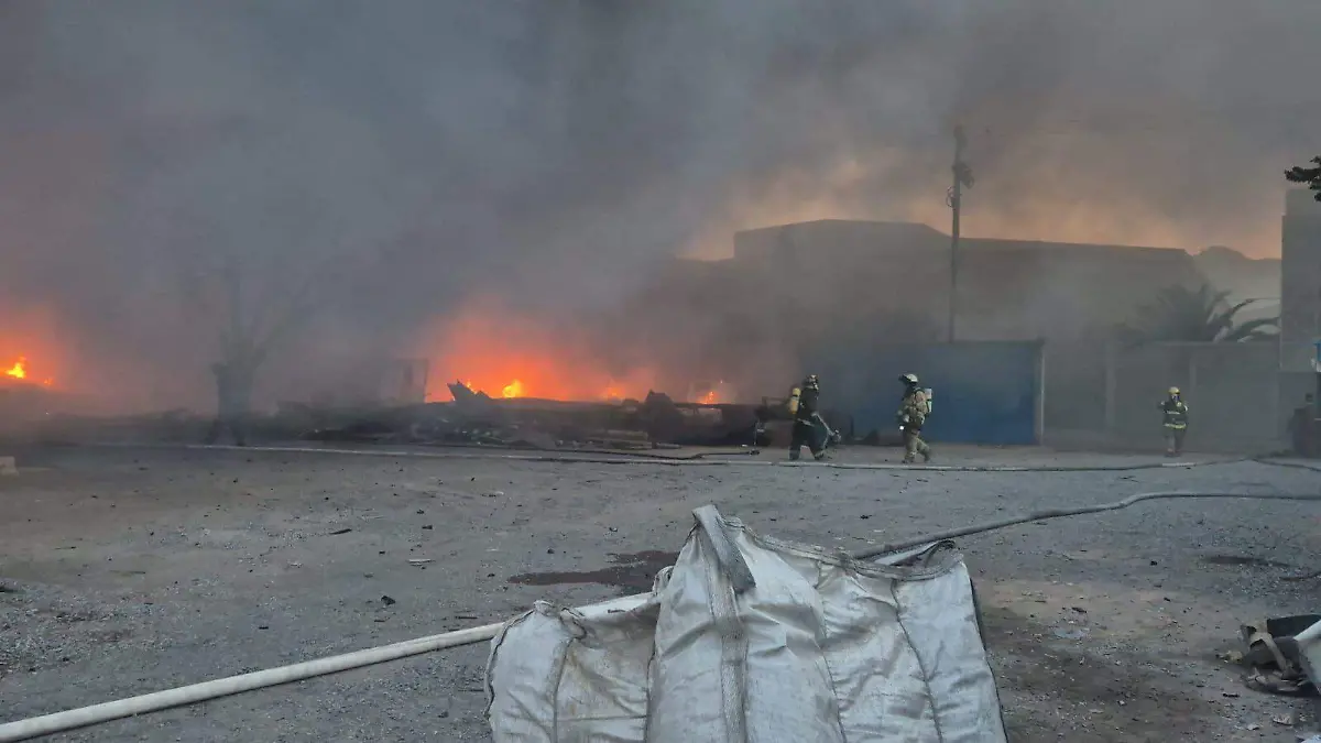 Explosión e incendio en Zona industrial (1)